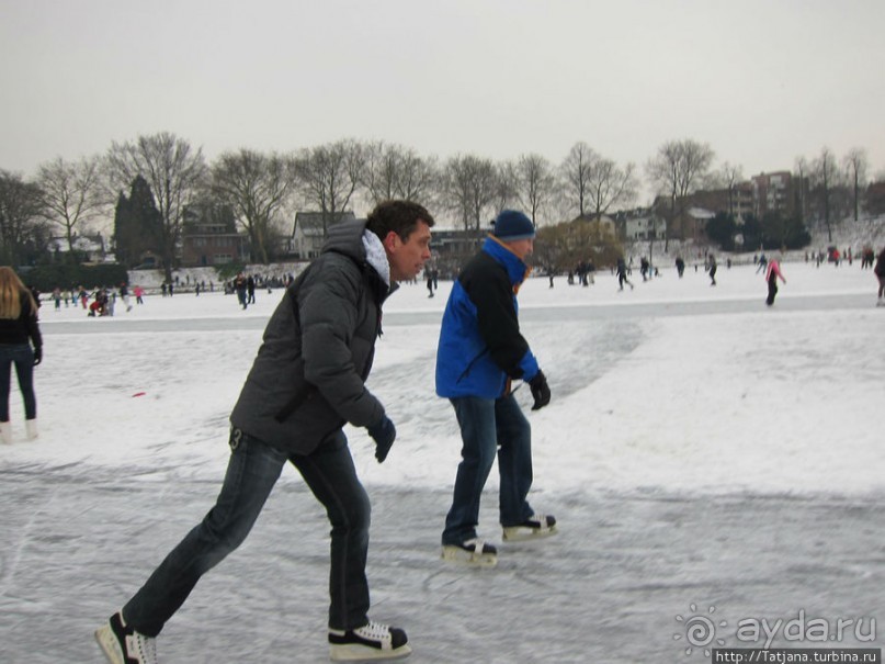 Наконец - то замерз "Уточкин" пруд... и все идут на каток