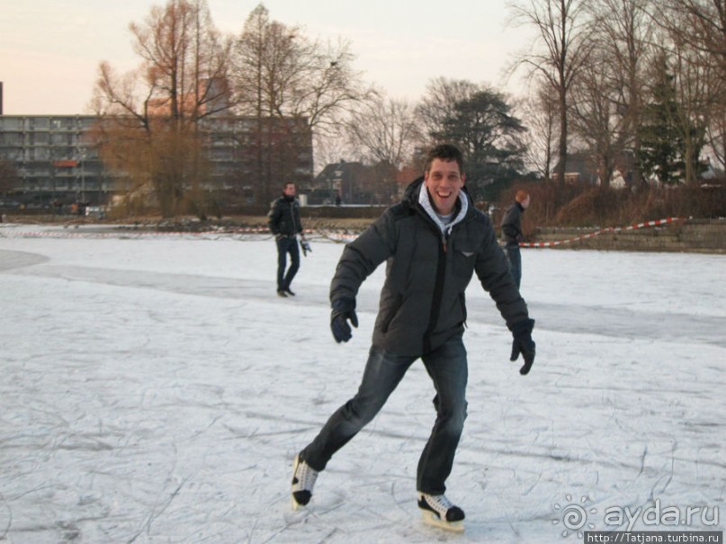 Наконец - то замерз "Уточкин" пруд... и все идут на каток