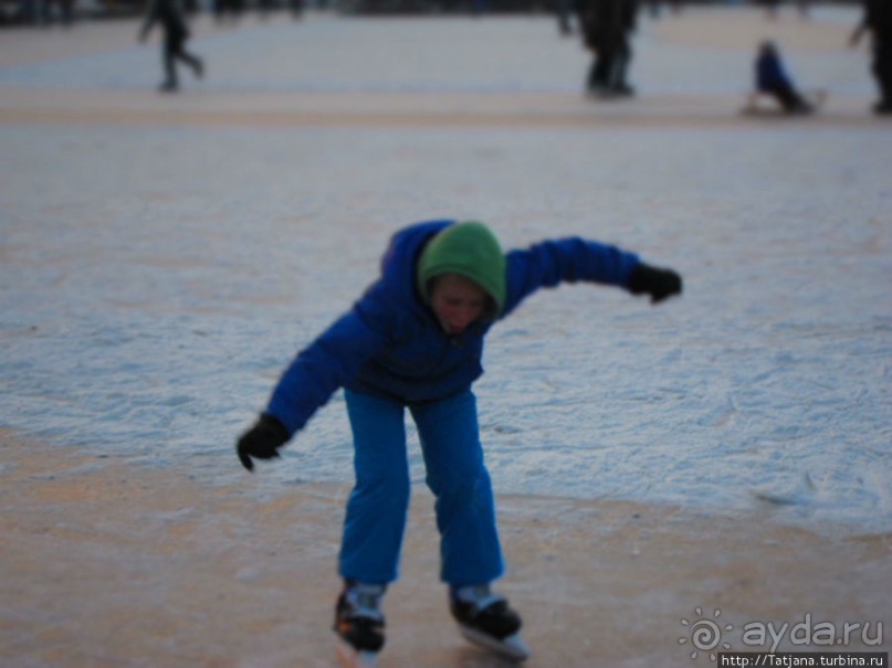 Наконец - то замерз "Уточкин" пруд... и все идут на каток