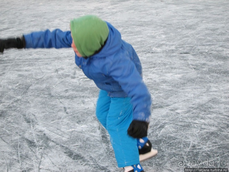 Наконец - то замерз "Уточкин" пруд... и все идут на каток