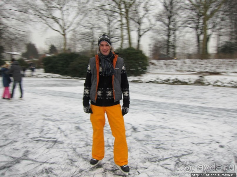 Наконец - то замерз "Уточкин" пруд... и все идут на каток