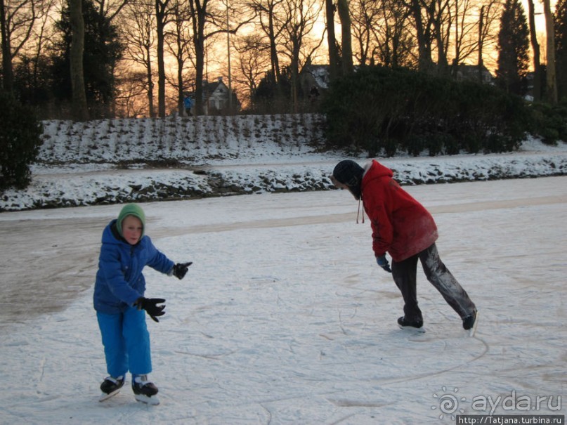 Наконец - то замерз "Уточкин" пруд... и все идут на каток