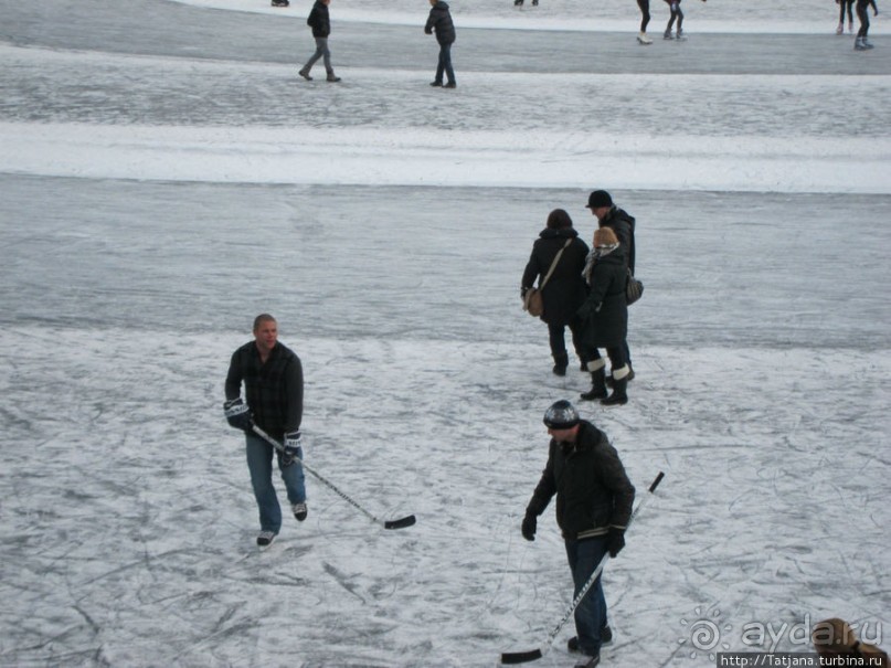 Наконец - то замерз "Уточкин" пруд... и все идут на каток