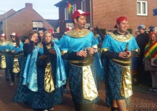 Карнавальное шествие в деревне Kleine Meers