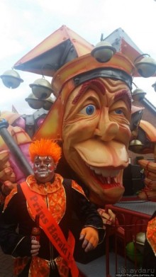 Карнавальное шествие в деревне Kleine Meers