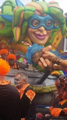 Карнавальное шествие в деревне Kleine Meers