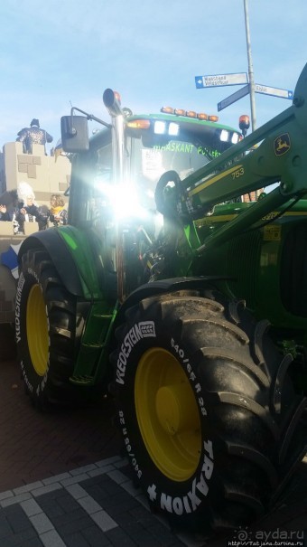 Карнавальное шествие в деревне Kleine Meers