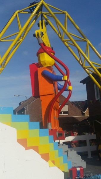 Карнавальное шествие в деревне Kleine Meers