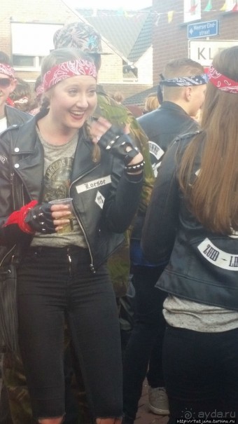 Карнавальное шествие в деревне Kleine Meers