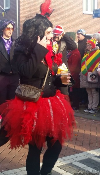 Карнавальное шествие в деревне Kleine Meers
