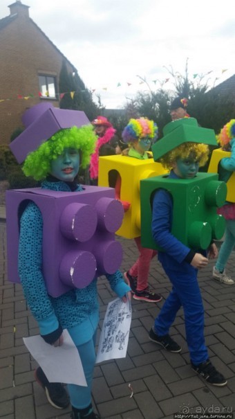 Карнавальное шествие в деревне Kleine Meers