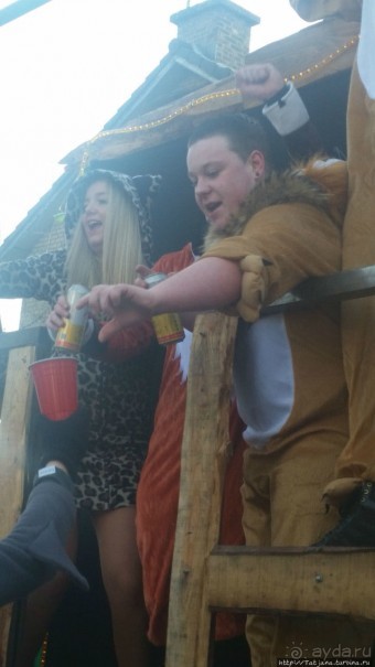 Карнавальное шествие в деревне Kleine Meers