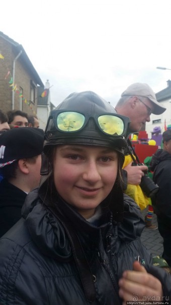 Карнавальное шествие в деревне Kleine Meers