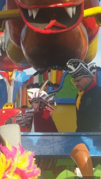 Карнавальное шествие в деревне Kleine Meers