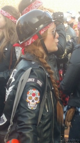 Карнавальное шествие в деревне Kleine Meers