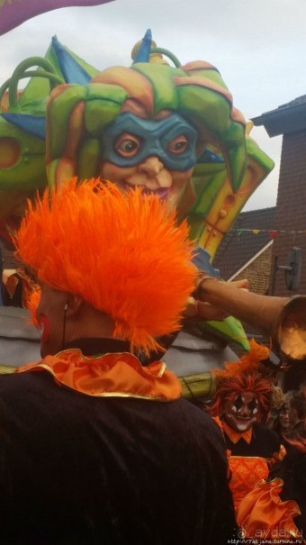 Карнавальное шествие в деревне Kleine Meers