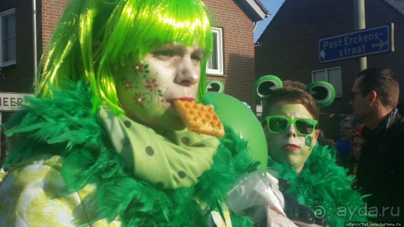 Карнавальное шествие в деревне Kleine Meers