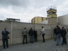 Берлинская стена и ее лики... грустные и повеселее
