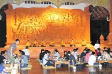 Популярный фольклорный ресторан "Khum Khantoke"