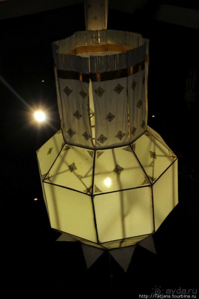 Популярный фольклорный ресторан "Khum Khantoke"