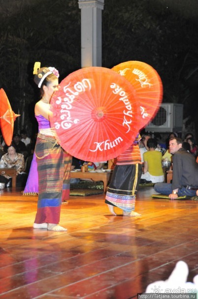 Популярный фольклорный ресторан "Khum Khantoke"