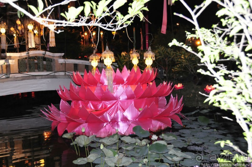 Популярный фольклорный ресторан "Khum Khantoke"