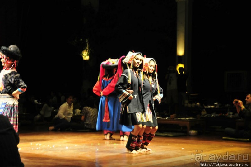 Популярный фольклорный ресторан "Khum Khantoke"