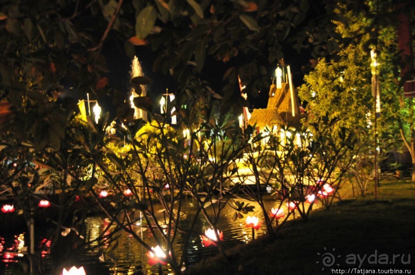 Популярный фольклорный ресторан "Khum Khantoke"