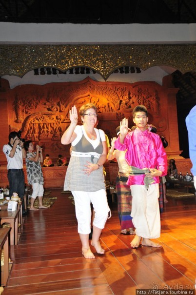 Популярный фольклорный ресторан "Khum Khantoke"