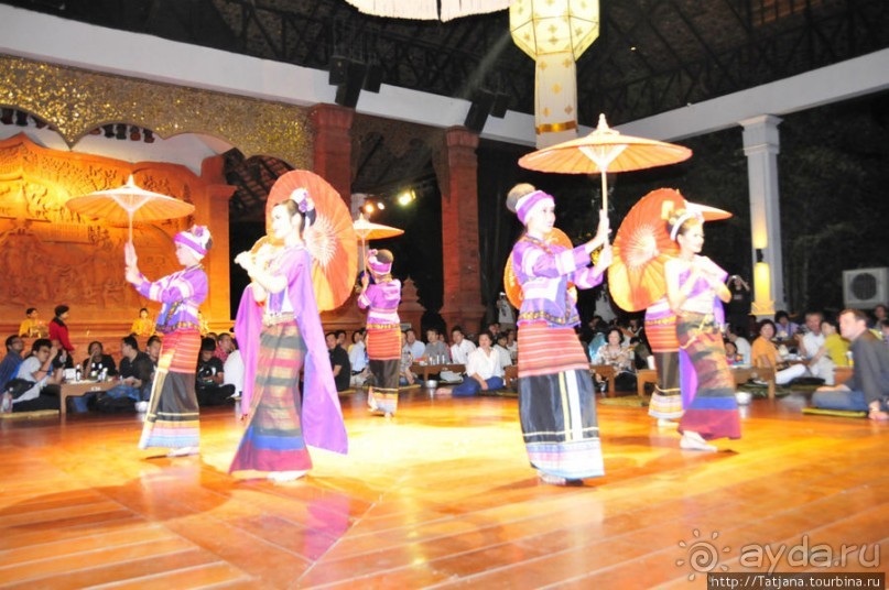 Популярный фольклорный ресторан "Khum Khantoke"