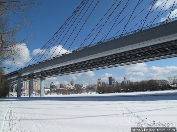Под мостом на лыжах...