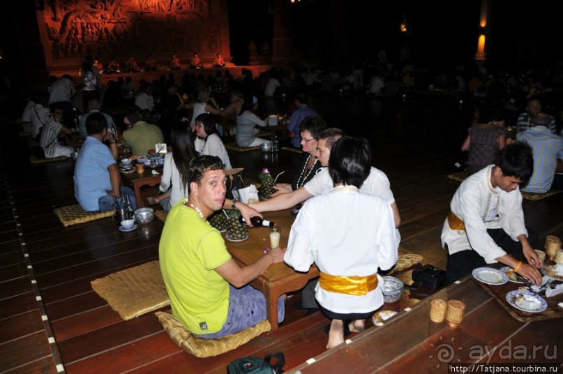 Ресторан "Khum Khantoke" и Фольклорное шоу