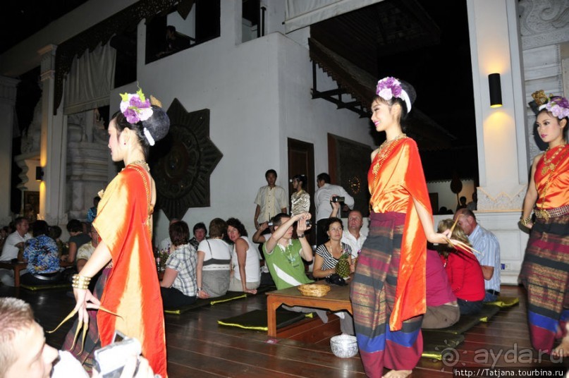 Ресторан "Khum Khantoke" и Фольклорное шоу