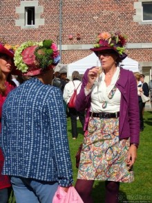 Конкурс шляпок на фестивале цветов Fleur Amour