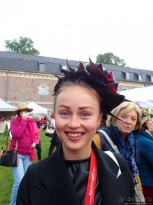 Конкурс шляпок на фестивале цветов Fleur Amour