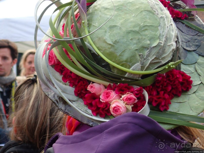 Конкурс шляпок на фестивале цветов Fleur Amour