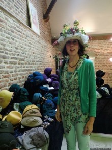 Конкурс шляпок на фестивале цветов Fleur Amour