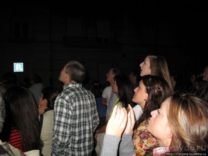 Феерверк в Валенсии в день Валенсианского сообщества