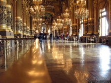 Знаки на потолке... призрак оперы.