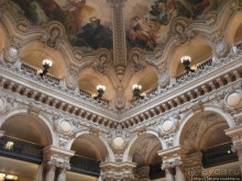 Знаки на потолке... призрак оперы.