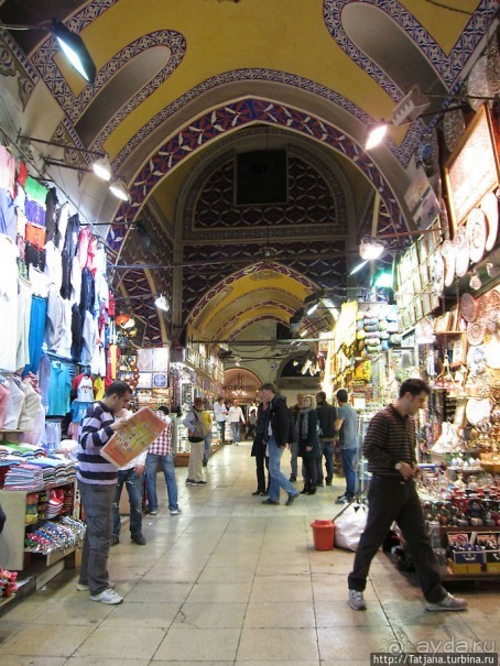 Красочные подушки на базаре