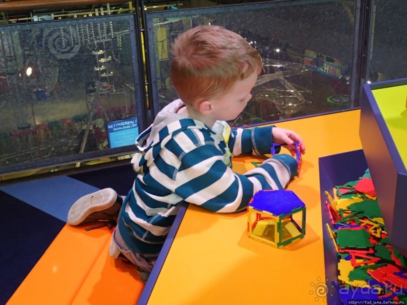 Веселенький и активно-познавательный музей Nemo