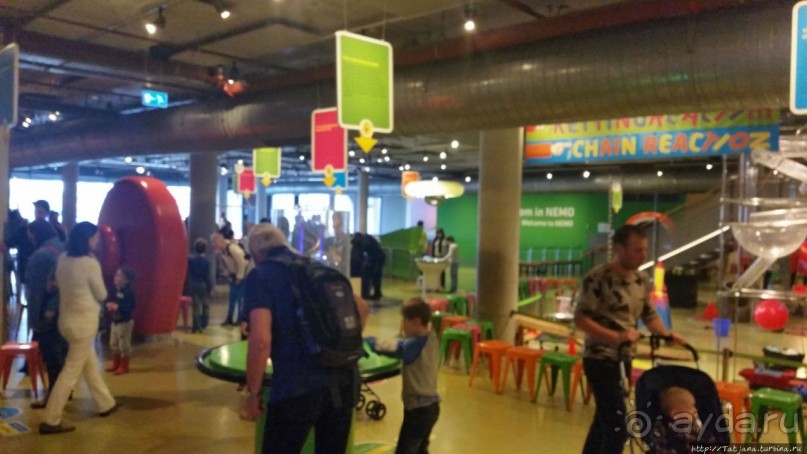 Веселенький и активно-познавательный музей Nemo