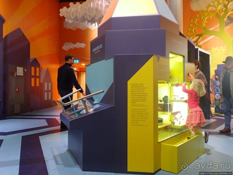 Веселенький и активно-познавательный музей Nemo