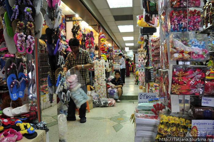 Чемоданы берите в Таиланд полупустые...