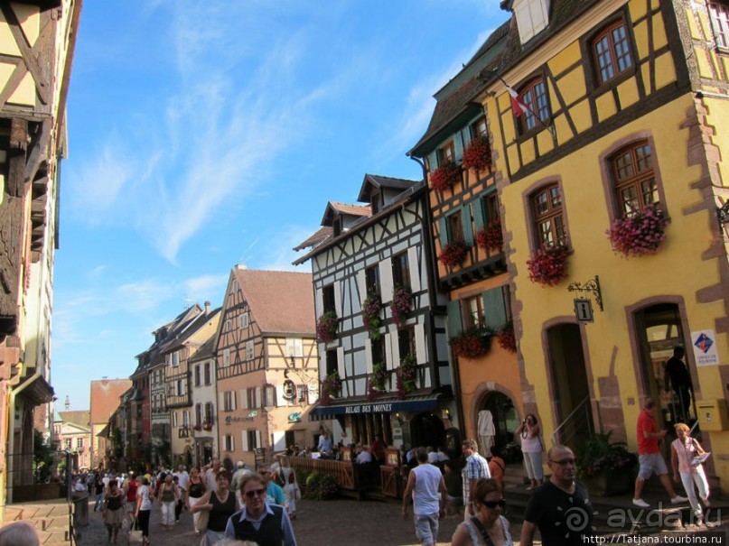 Элзаские вина и одна из самых красивых деревень Франции.