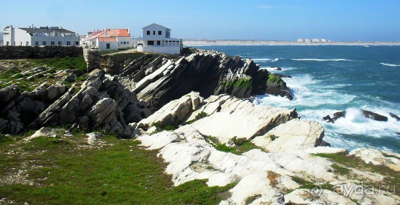 Peniche- отличное место для серфинга,изумительной красоты пейзажи, свежайшая рыба и не только...