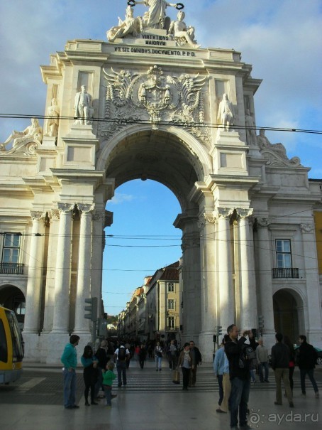 Погуляйте по центральным площадям города Лиссабона!