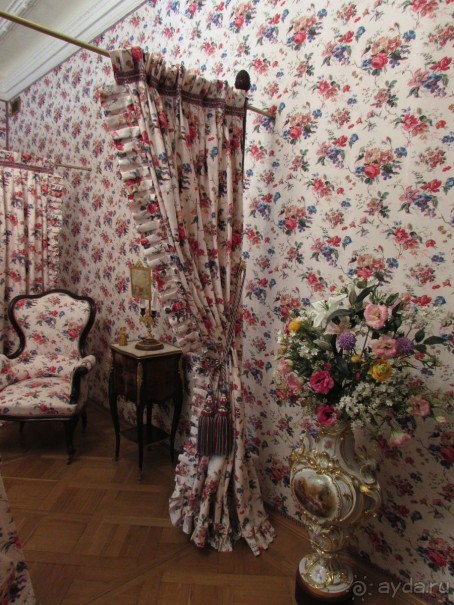 «Дворцов и замков свет…». Часть 3