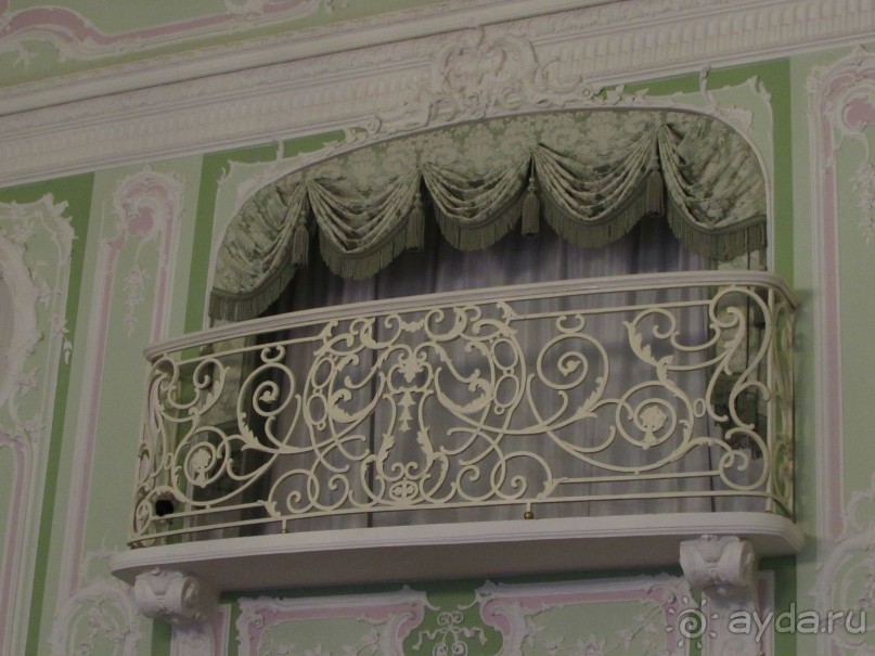 «Дворцов и замков свет…». Часть 3